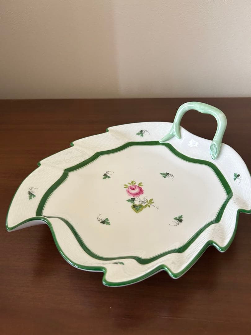 ヘレンド　ウィーンの薔薇ハンドル付きリーフトレイ