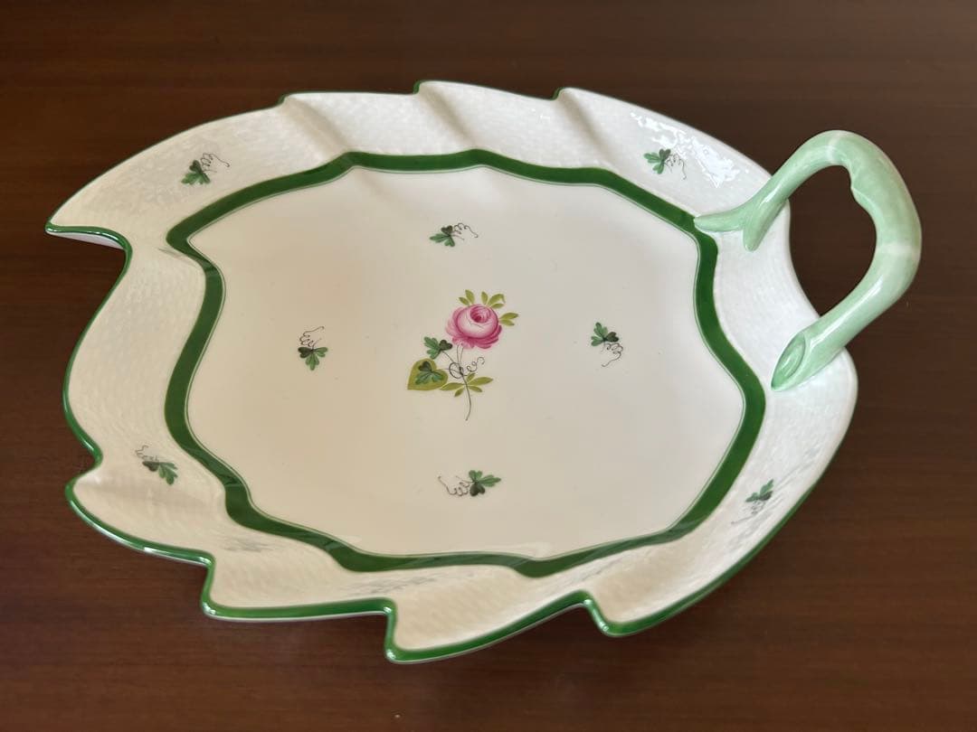 ヘレンド　ウィーンの薔薇ハンドル付きリーフトレイ