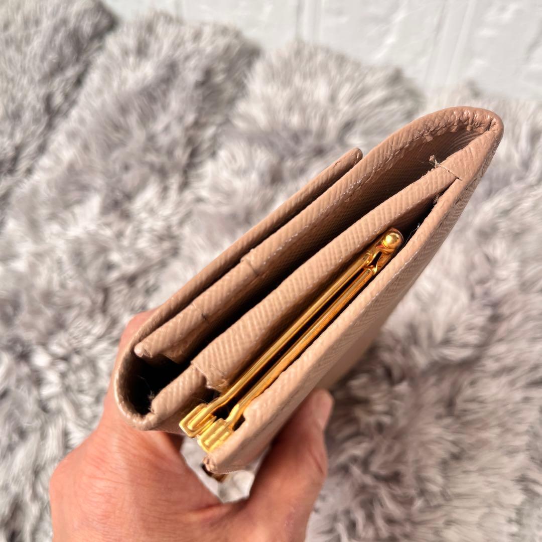 PRADA✨　レア　がま口財布　サフィアーノ　三角ロゴ　ベージュ　レディース