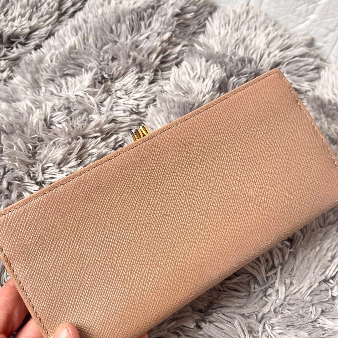 PRADA✨　レア　がま口財布　サフィアーノ　三角ロゴ　ベージュ　レディース