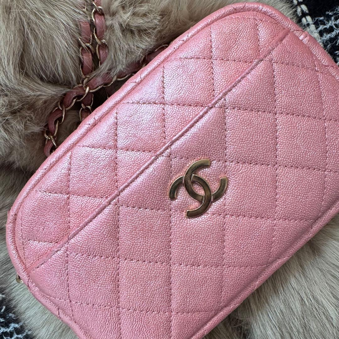 CHANEL キャビアスキン マトラッセ☆チェーンショルダーカメラバッグ