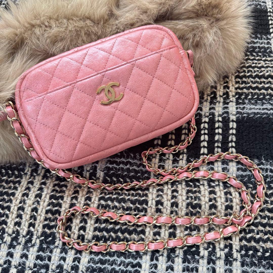 CHANEL キャビアスキン マトラッセ☆チェーンショルダーカメラバッグ