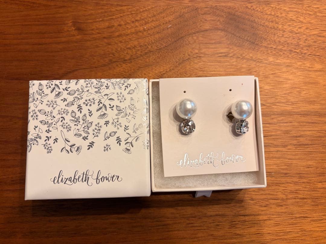 【nさん専用】 elizabeth bower パール イヤリング