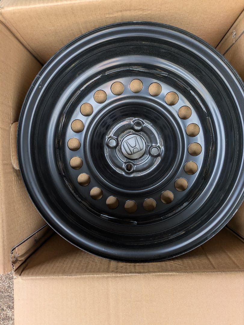 新車外しホンダ純正 15インチ ホイールキャップ付き 4本セット