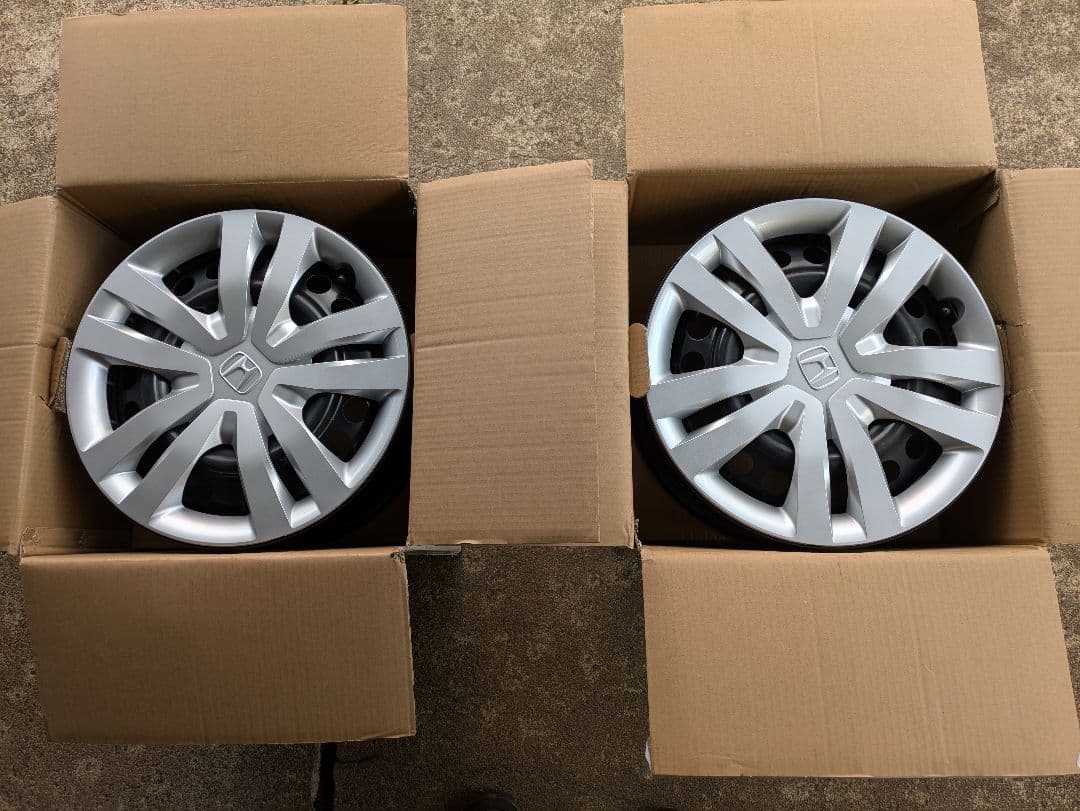 新車外しホンダ純正 15インチ ホイールキャップ付き 4本セット