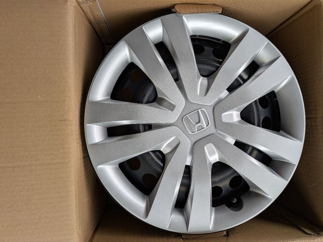 新車外しホンダ純正 15インチ ホイールキャップ付き 4本セット