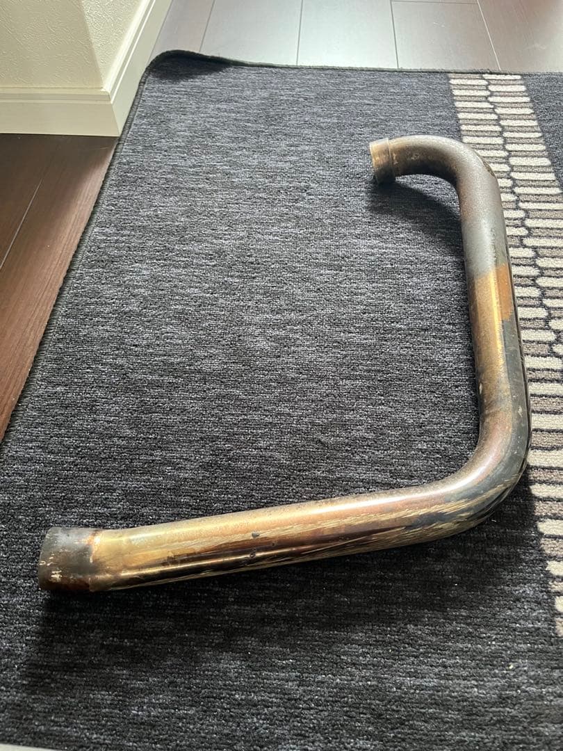 調整可能な音量を持つSUPERTRAPP製マフラーSR400