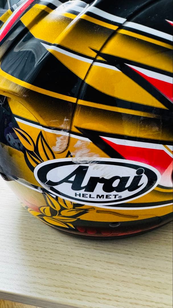 Arai フルフェイスヘルメット 赤・黒・金
