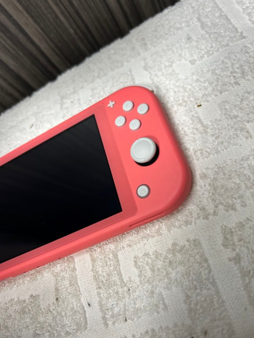 美品　Switch Lite コーラルピンク　本体と充電器