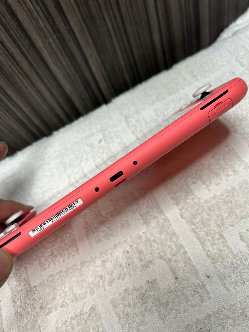 美品　Switch Lite コーラルピンク　本体と充電器