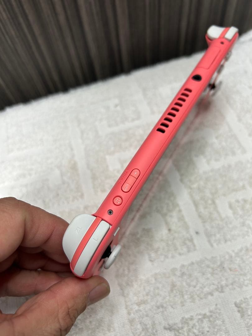 美品　Switch Lite コーラルピンク　本体と充電器