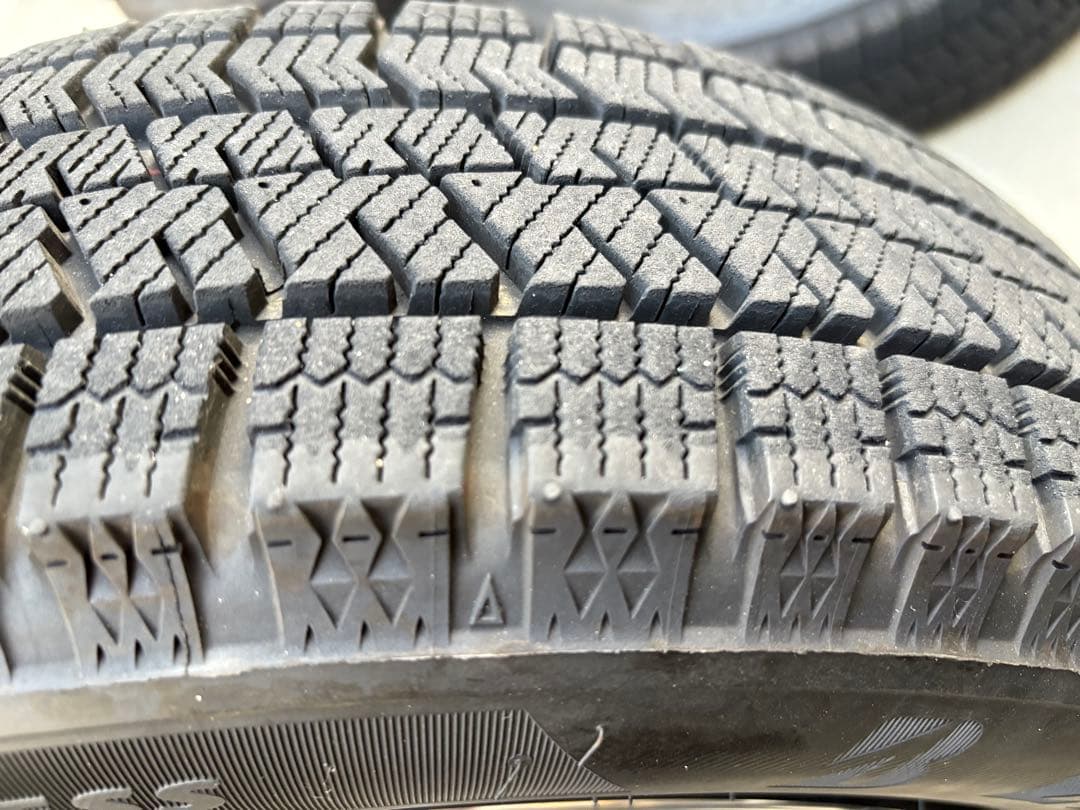 幸！NBOX スタッドレスタイヤ　2本セット