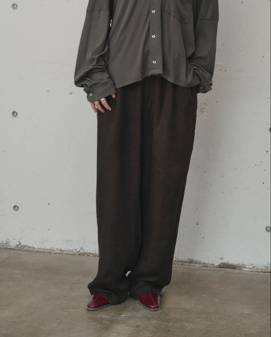 捕*虜様 ANCELLM 26ss 100/S LINEN TUCK SLACK