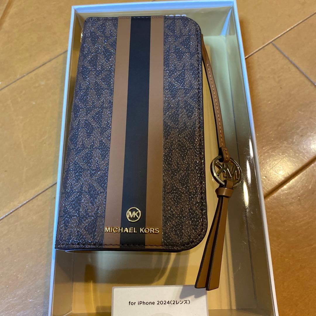マイケルコース，iPhone16手帳型ケース