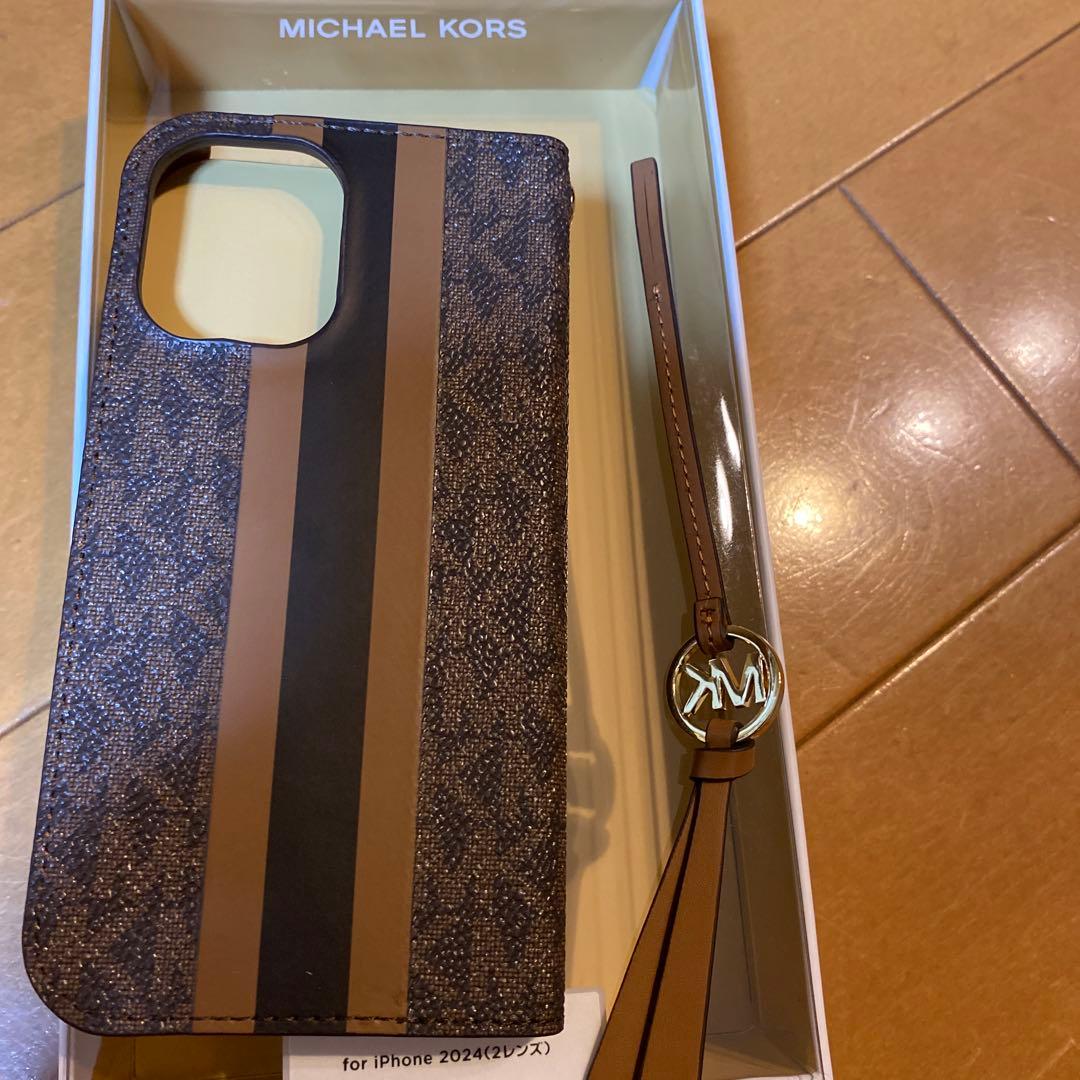 マイケルコース，iPhone16手帳型ケース