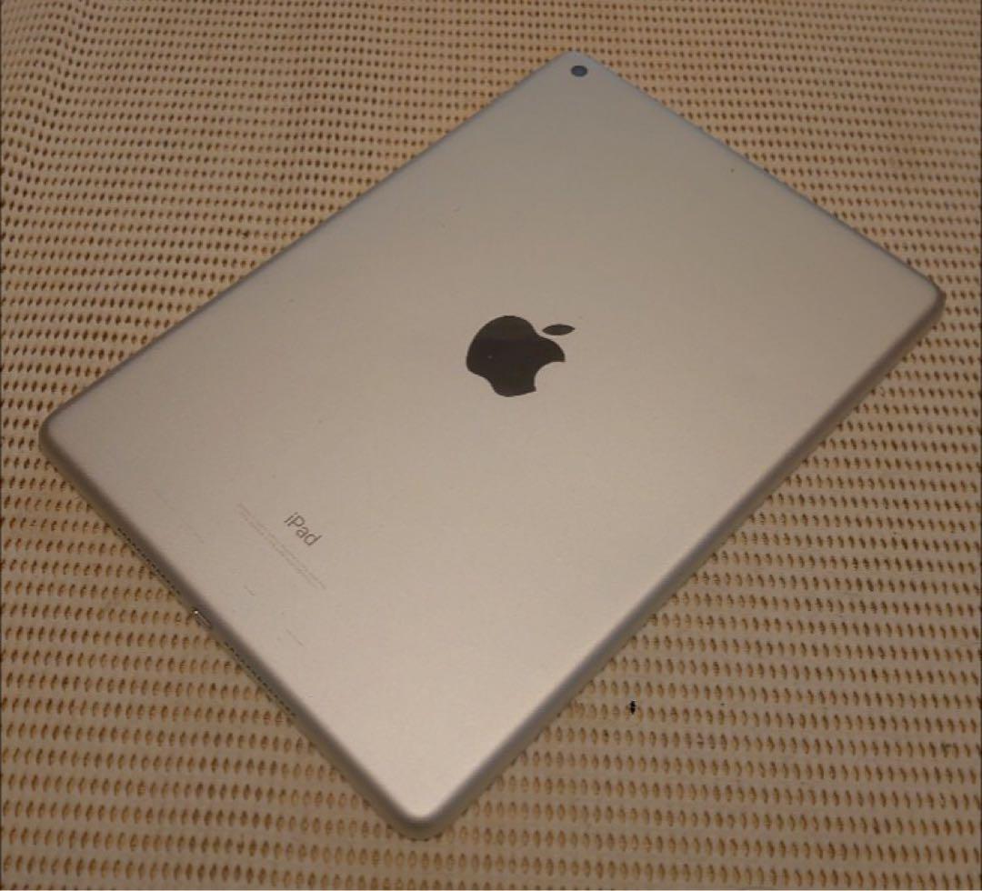 DMQW6完動品iPad第6世代(A1893)本体32GBシルバー送料込