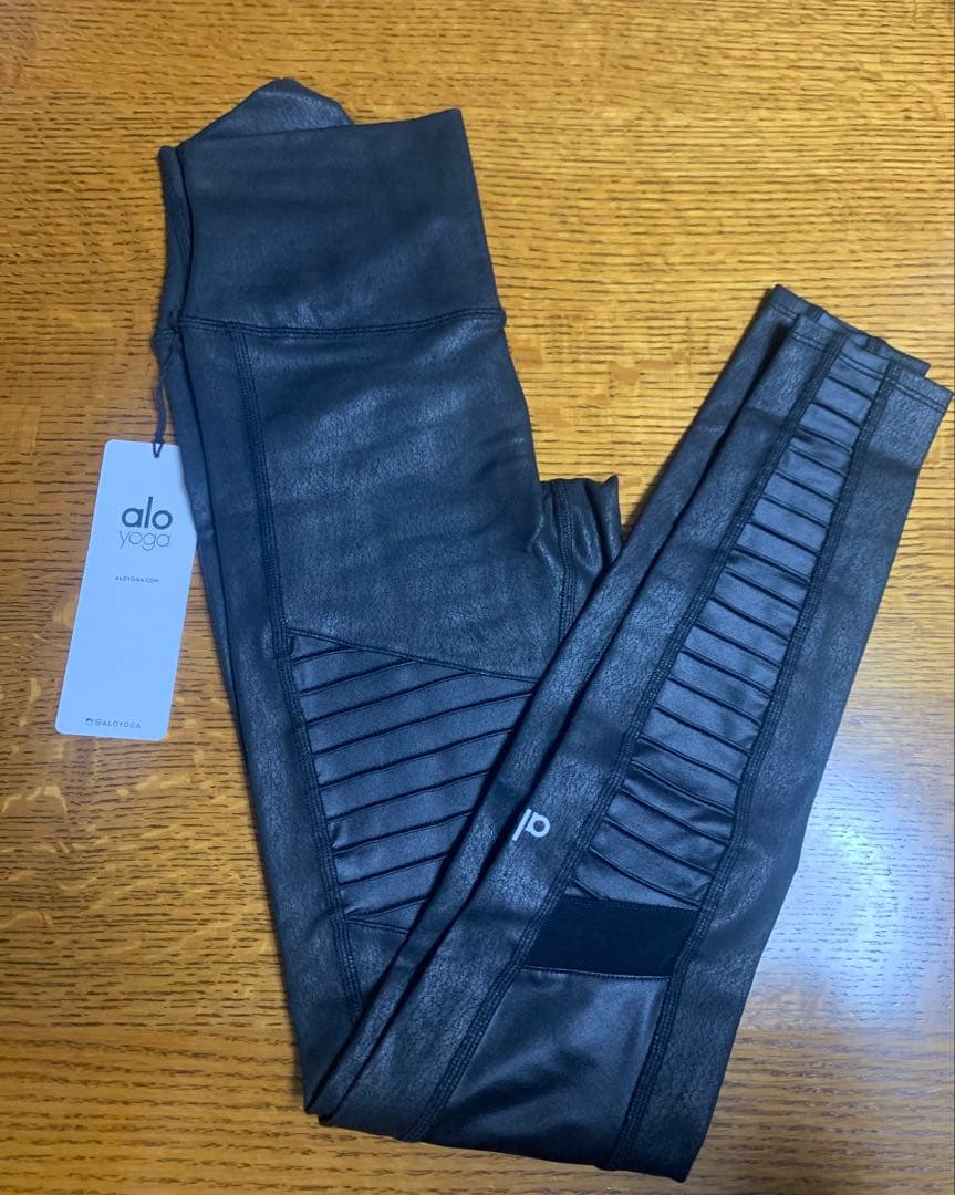 c*7様 XS / alo yoga レザーブラック モノレギンス