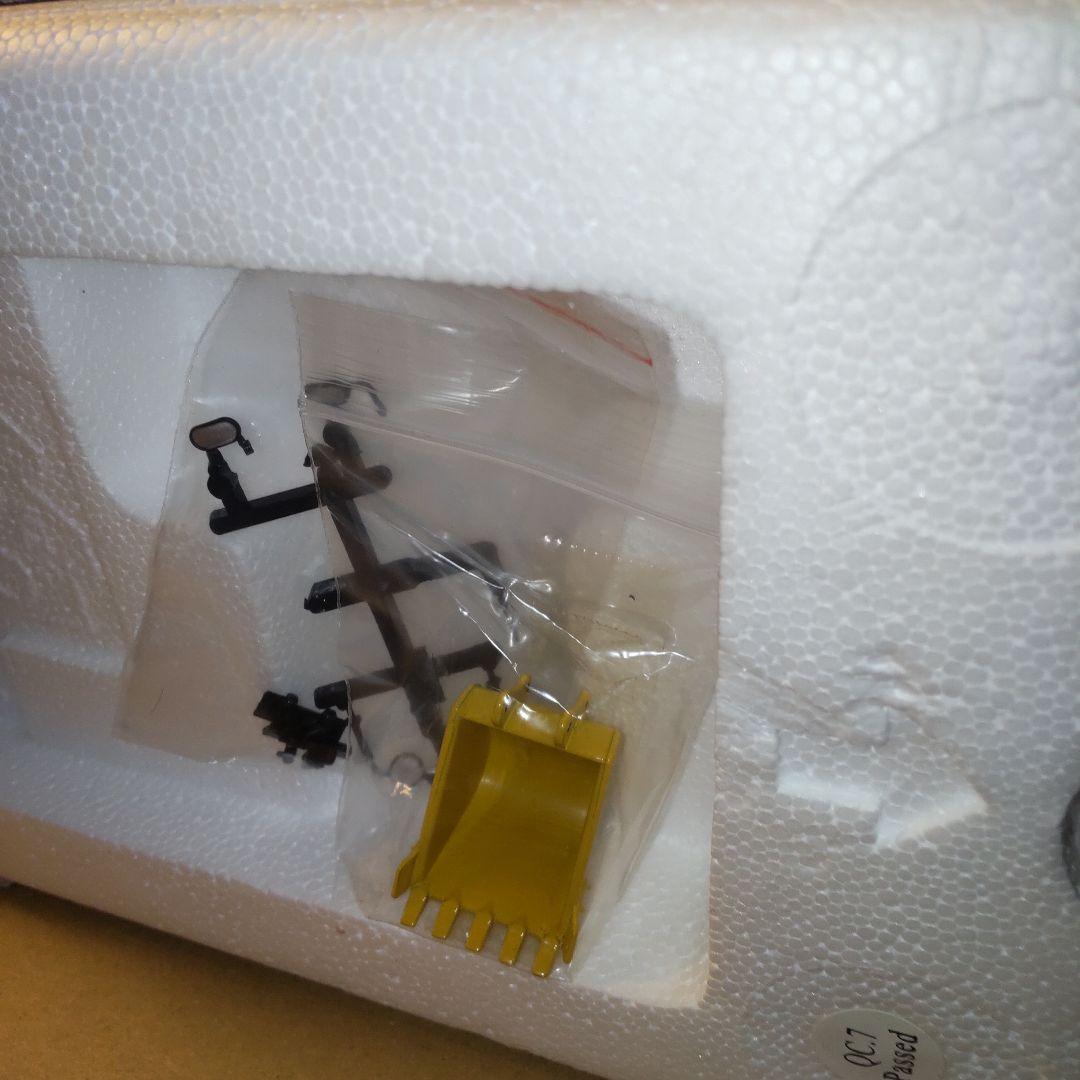 コマツ建機　PC200-8 　大隅カッターアタッチメント付き　 1/50