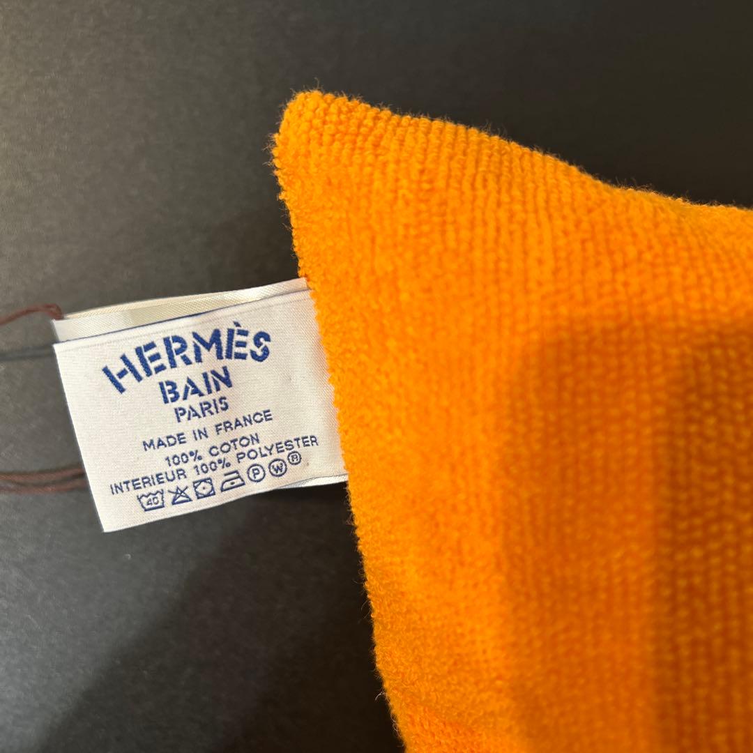 値下げしました　HERMES オレンジ クッション