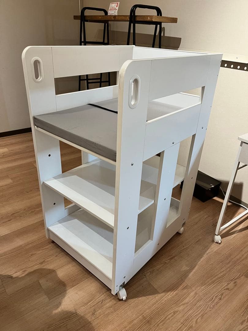 訳あり　新品未使用　ニトリ　移動するオムツ替え台　ベビー家具　直接取引