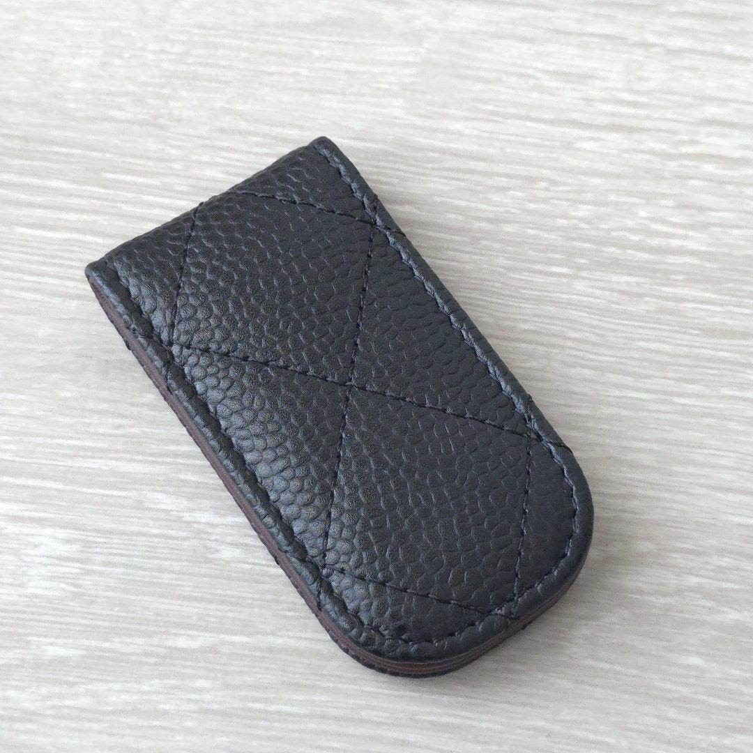 新品同様【シャネル】マネークリップ　キャビアスキン　マトラッセ　マグネット式