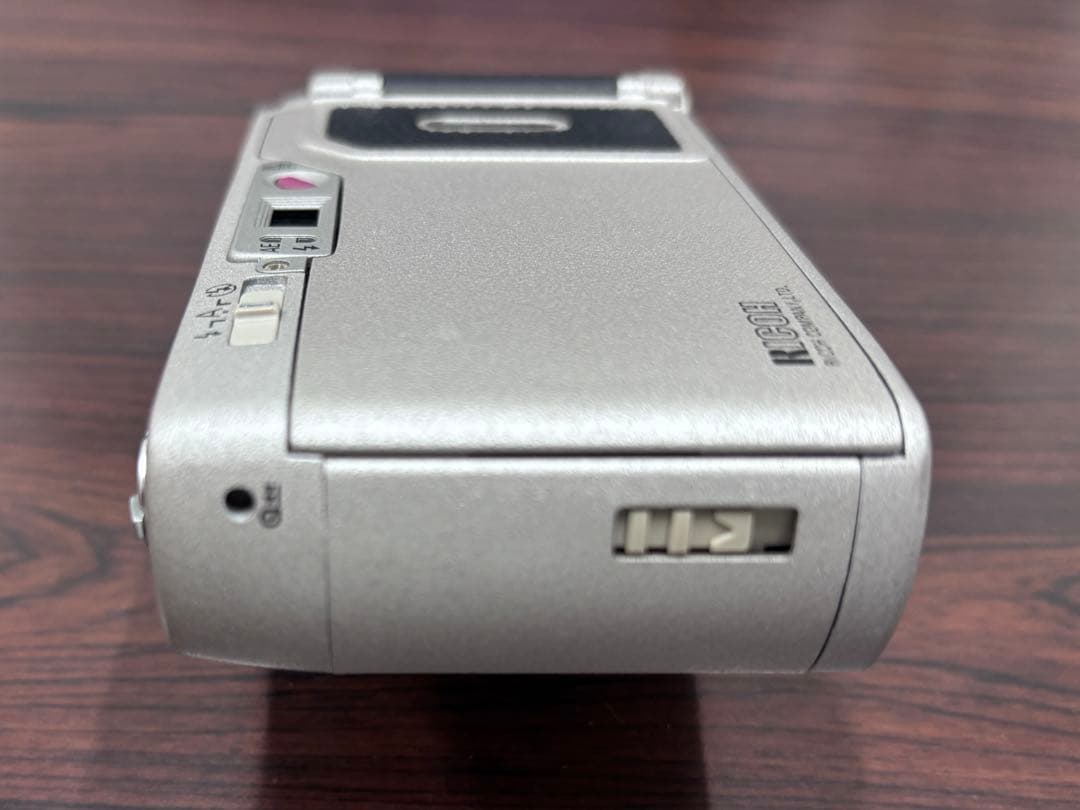 GR1s （デート付）シルバー　コンパクトフィルムカメラ　やや難あり