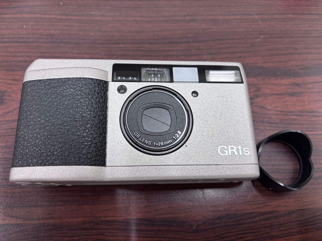 GR1s （デート付）シルバー　コンパクトフィルムカメラ　やや難あり