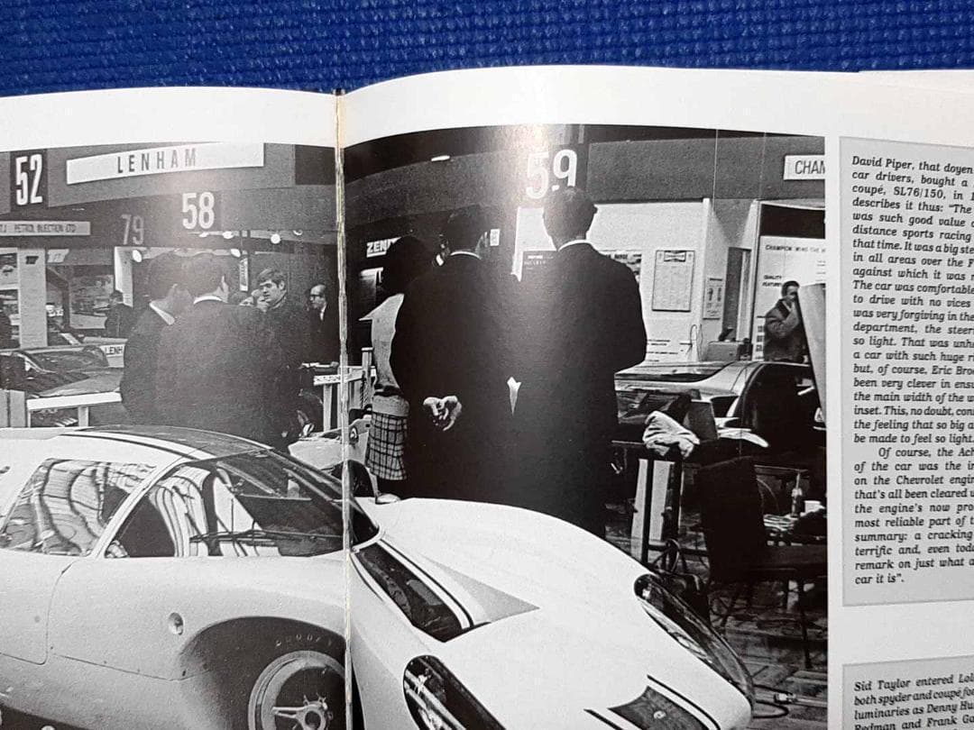 洋書 LOLA T70　The Racing History & ~ 背割れあり