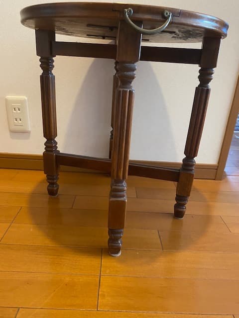 可愛いバタフライテーブル　折りたたみサイドテーブル　コーヒーテーブル