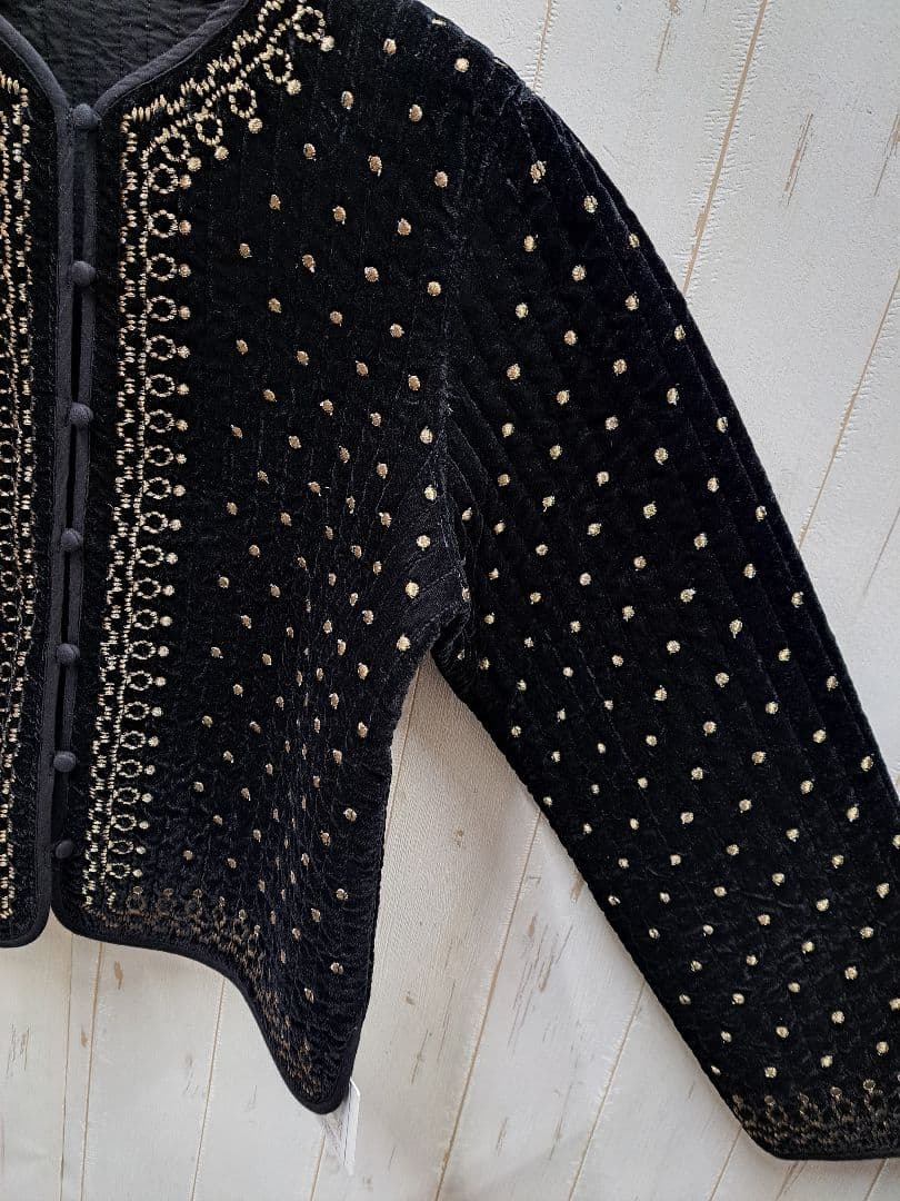 Torrazzo Donna ベロア金刺繍ノーカラージャケット