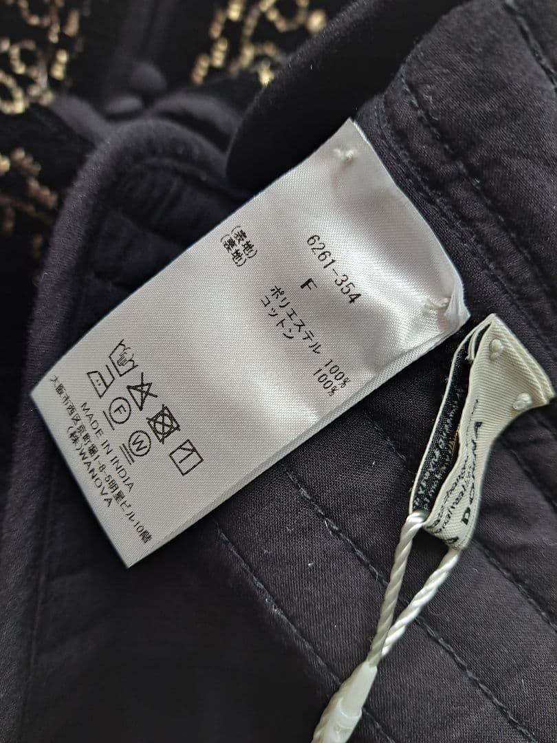 Torrazzo Donna ベロア金刺繍ノーカラージャケット