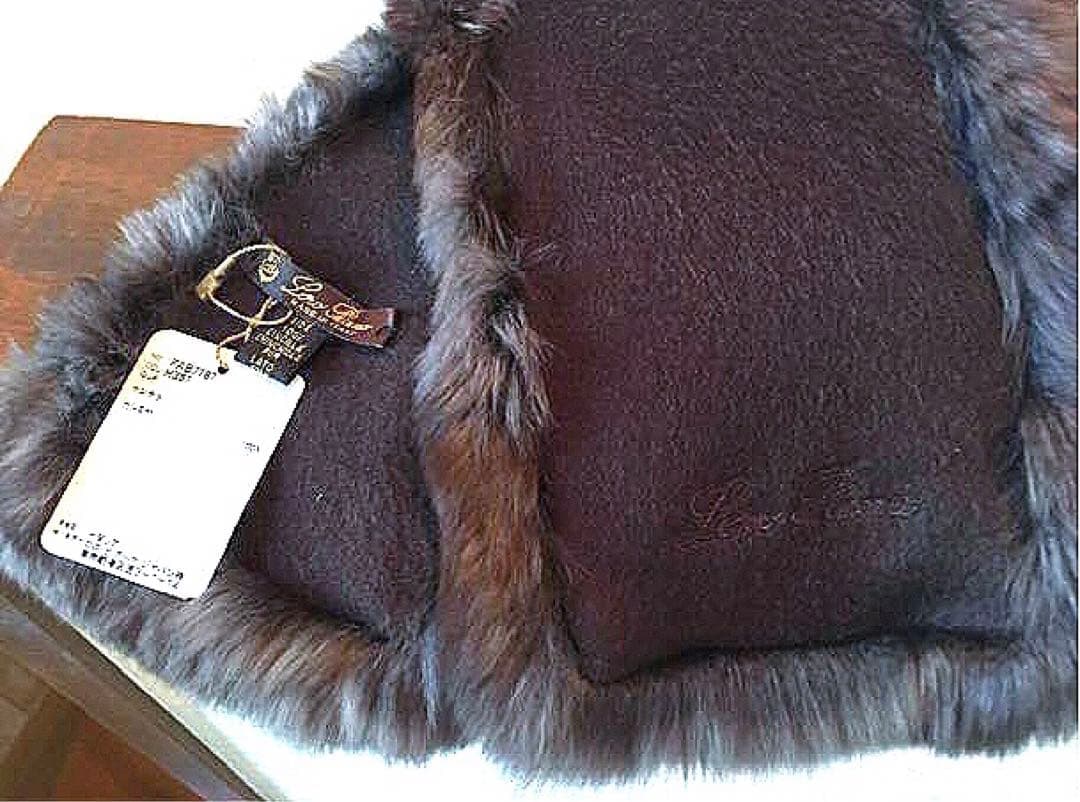 定価１４０万カタログ掲載ロロピアーナチンチラファー＆カシミア裏地マフラーストール