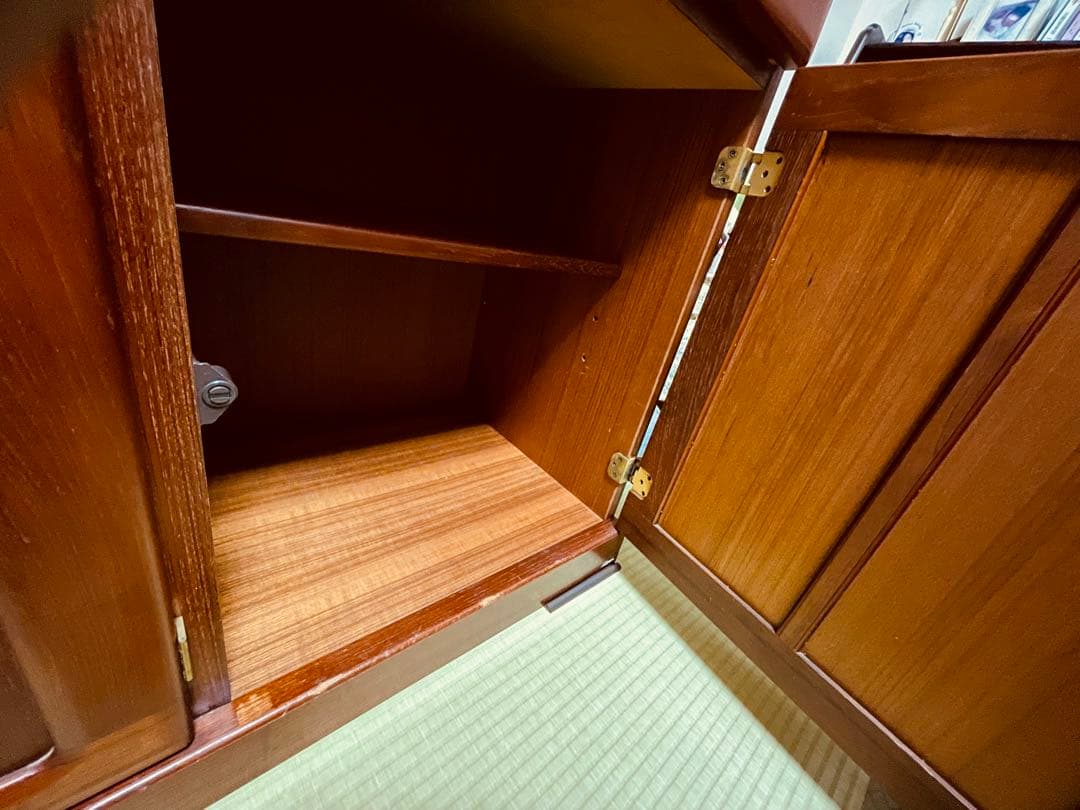 木製食器棚　ガラス扉付き キャビネット ブラウン