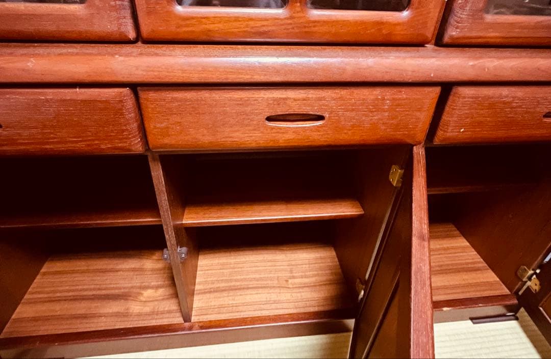 木製食器棚　ガラス扉付き キャビネット ブラウン