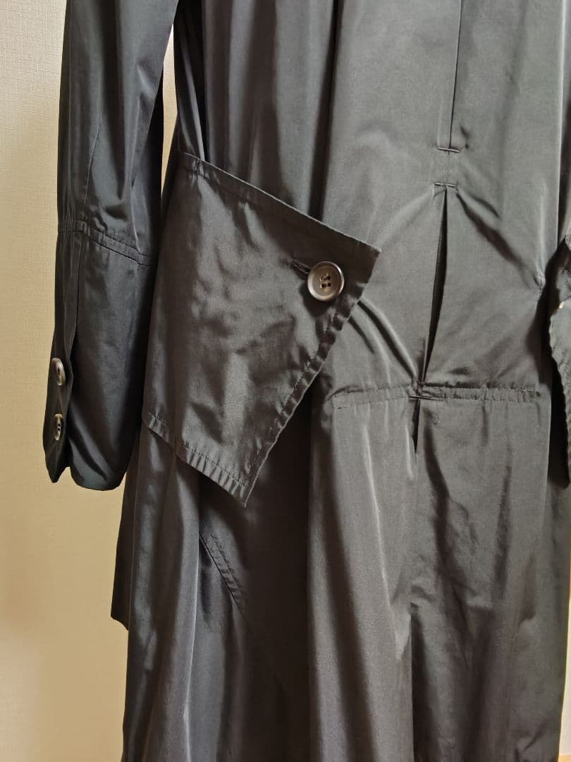 イッセイ ミヤケ　ブラックトレンチコート