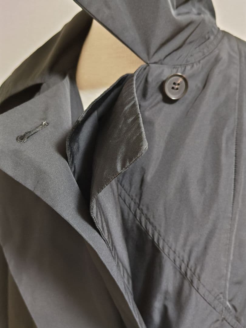 イッセイ ミヤケ　ブラックトレンチコート