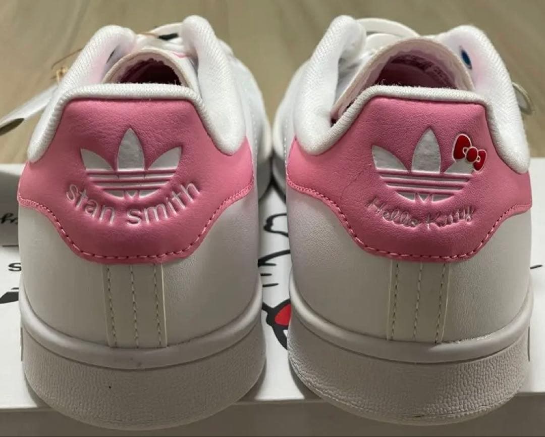 アディダス サンリオ ハローキティ スタンスミス スニーカー 24.0cm