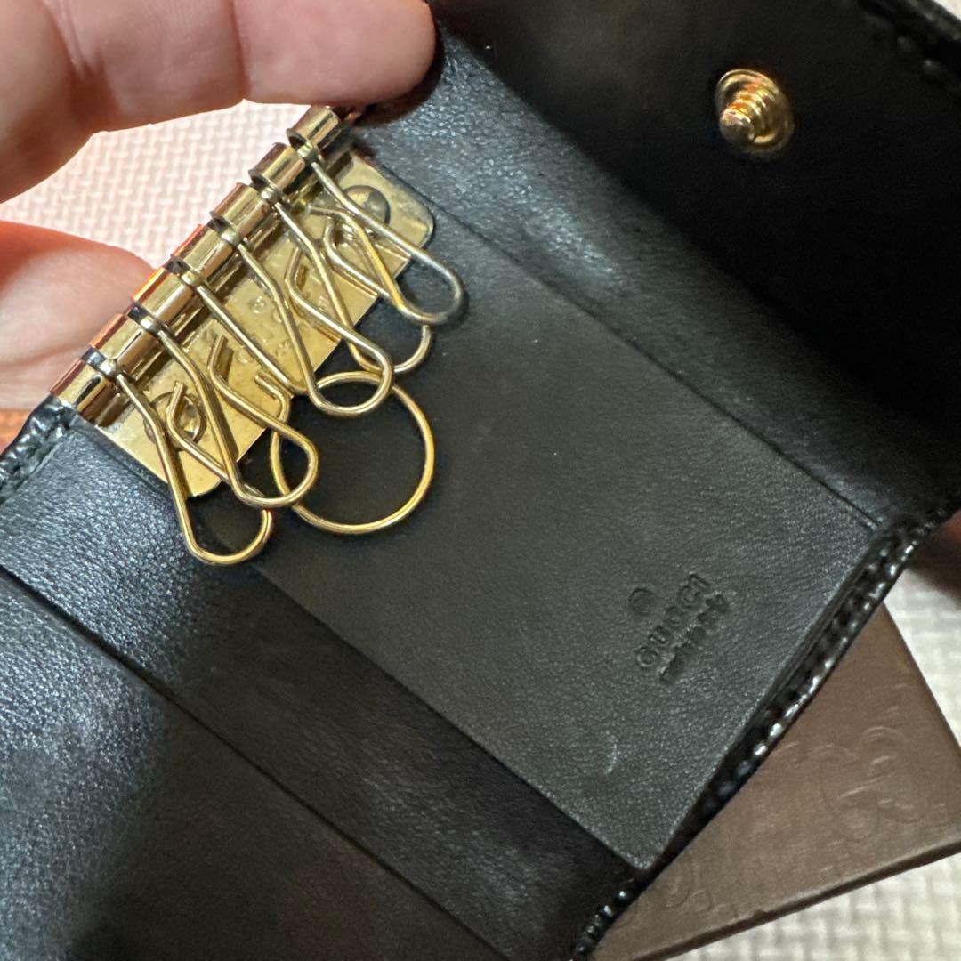 GUCCI キーケース　エナメル