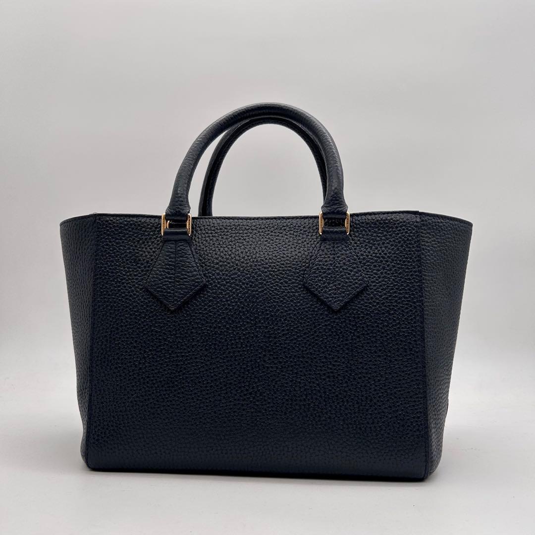 未使用　A.D.M.J　ショルダーバッグ　レザー　濃紺色　ロゴ　自立　斜め掛け◎