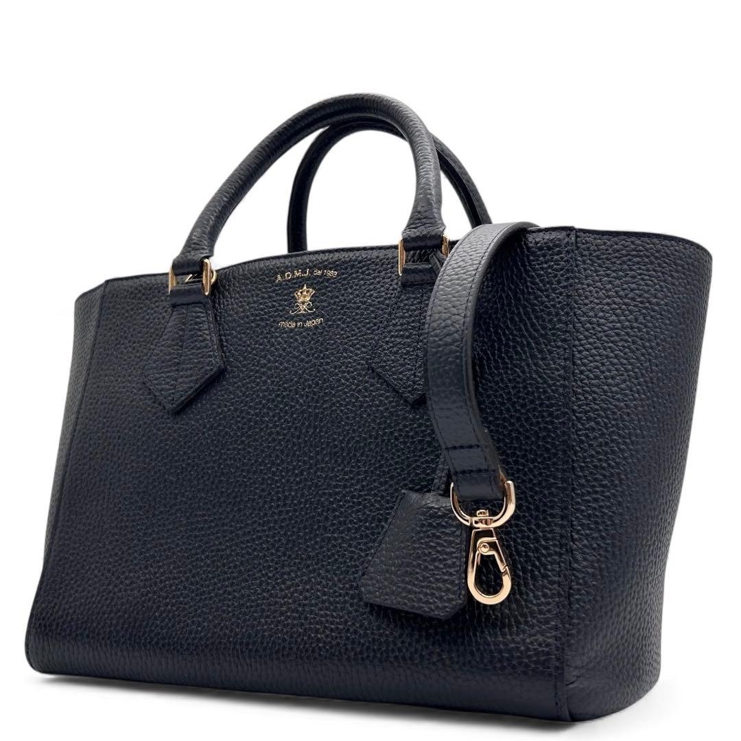 未使用　A.D.M.J　ショルダーバッグ　レザー　濃紺色　ロゴ　自立　斜め掛け◎