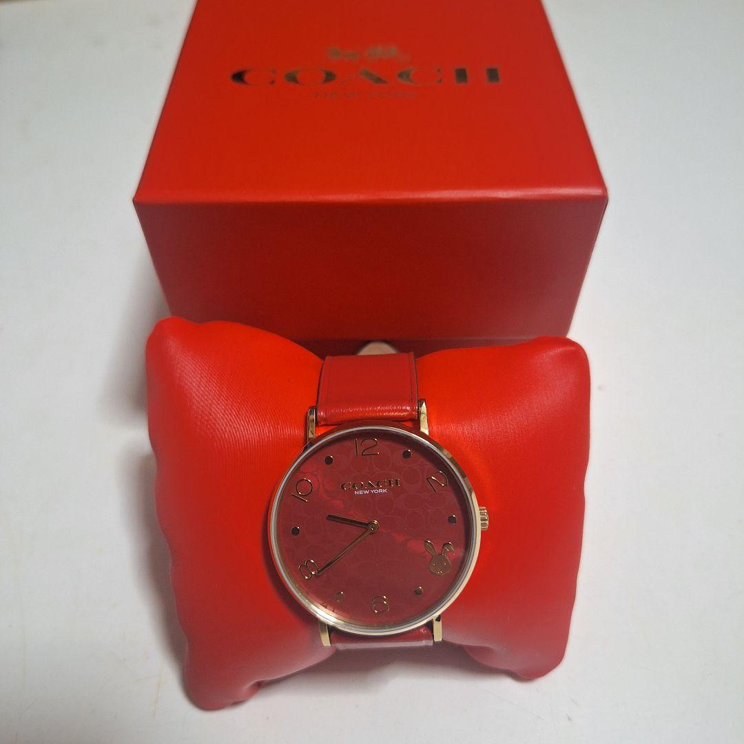 え*み様 【美品】COACH コーチ腕時計 赤レッド 干支 卯年　うさぎ　箱付き