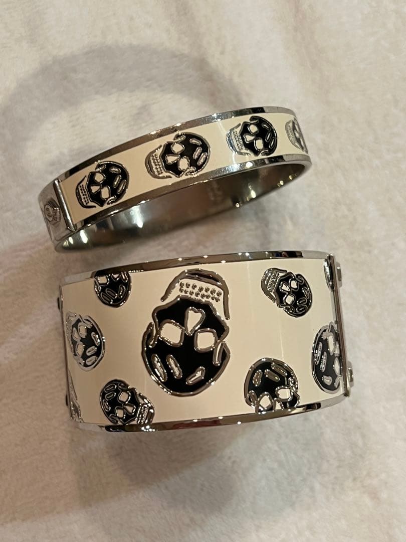 アレキサンダーマックイーンAlexanderMcQueen S スカルバングル