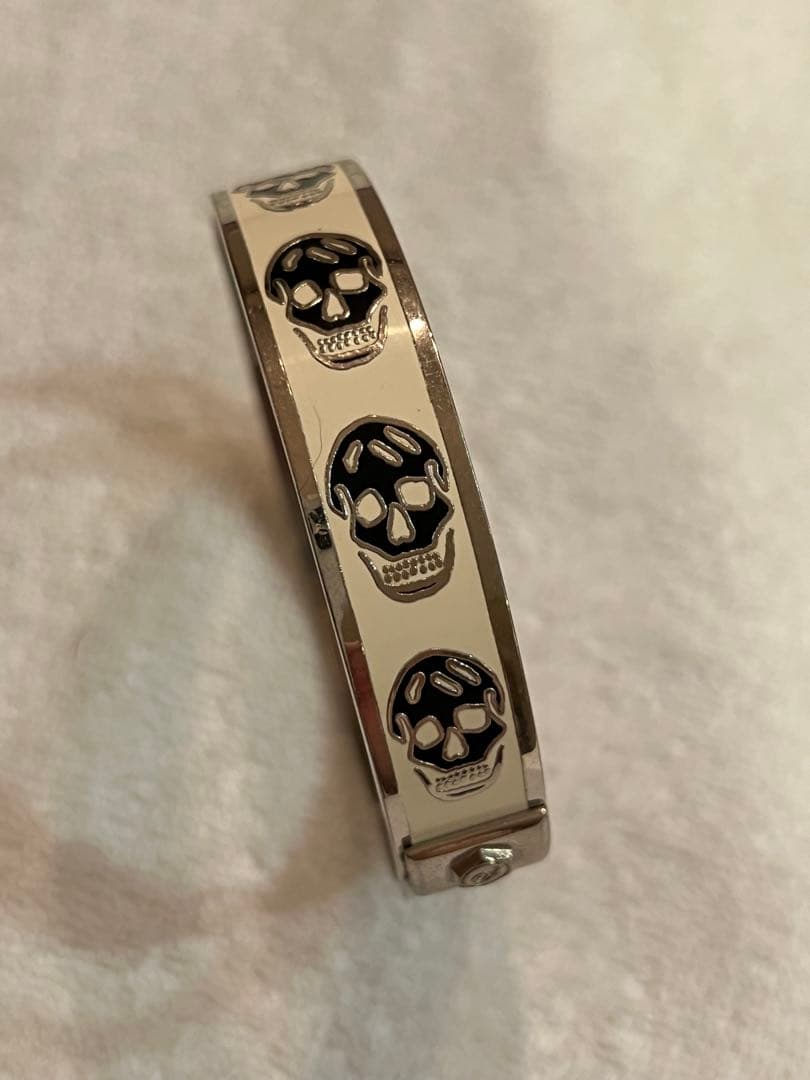 アレキサンダーマックイーンAlexanderMcQueen S スカルバングル