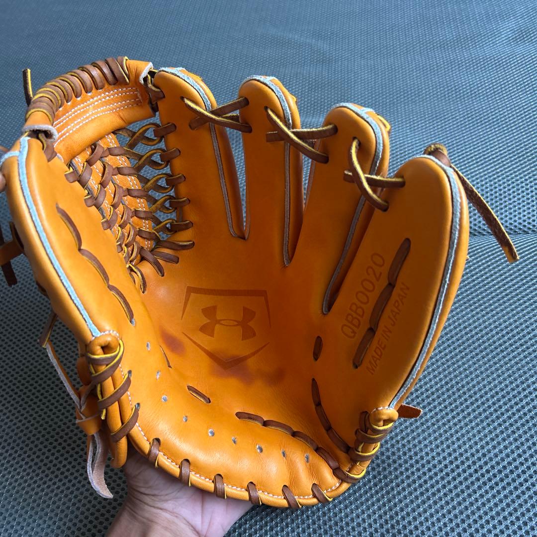 Under Armour 硬式グローブ オレンジ
