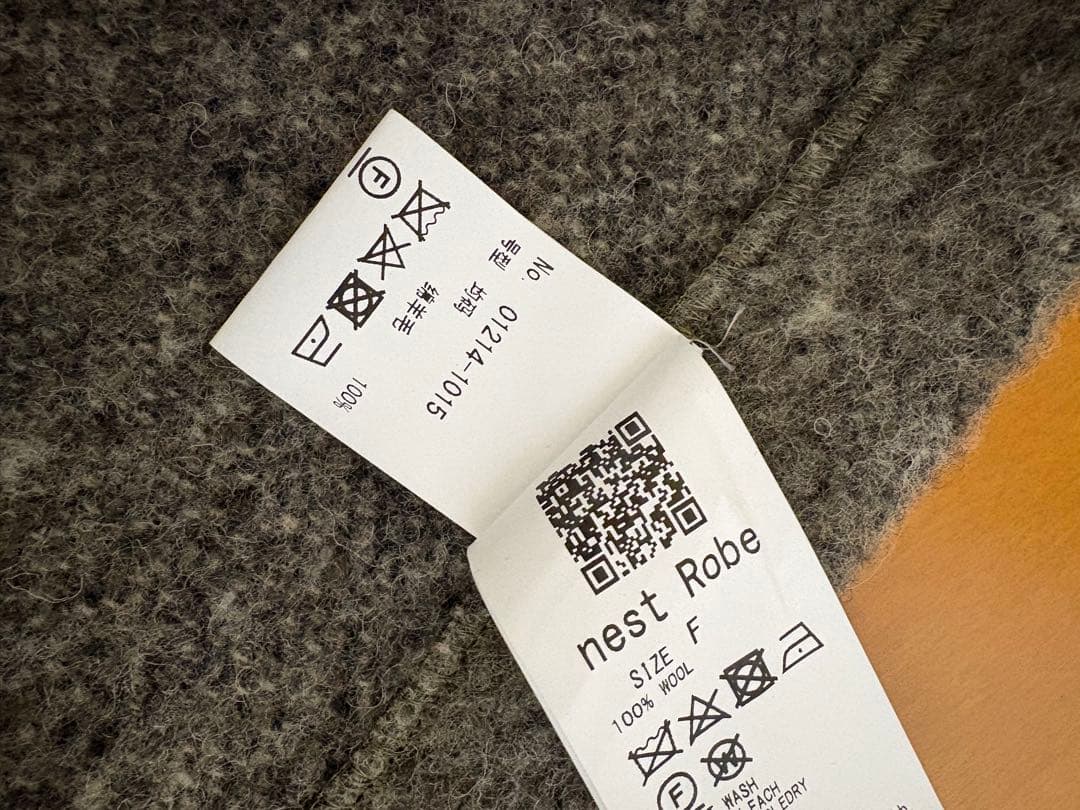 ネストローブ　フード付きウールポンチョ