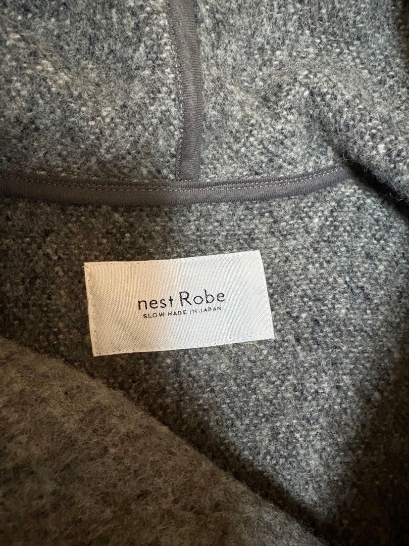 ネストローブ　フード付きウールポンチョ