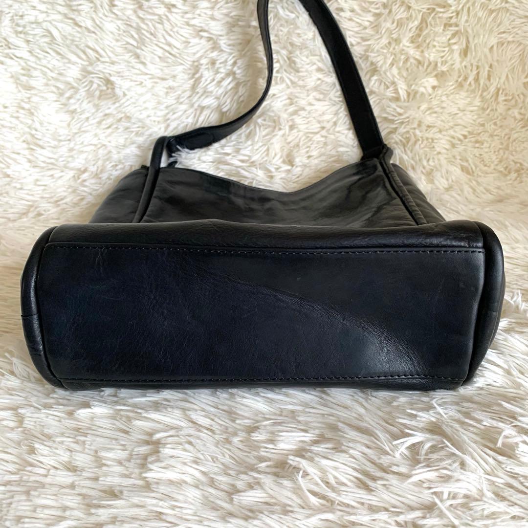 sot pistie DEWYレザー ワンショルダーバッグ　黒