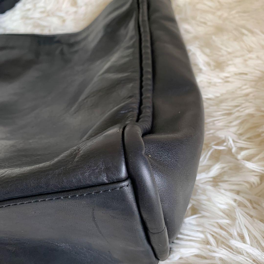 sot pistie DEWYレザー ワンショルダーバッグ　黒