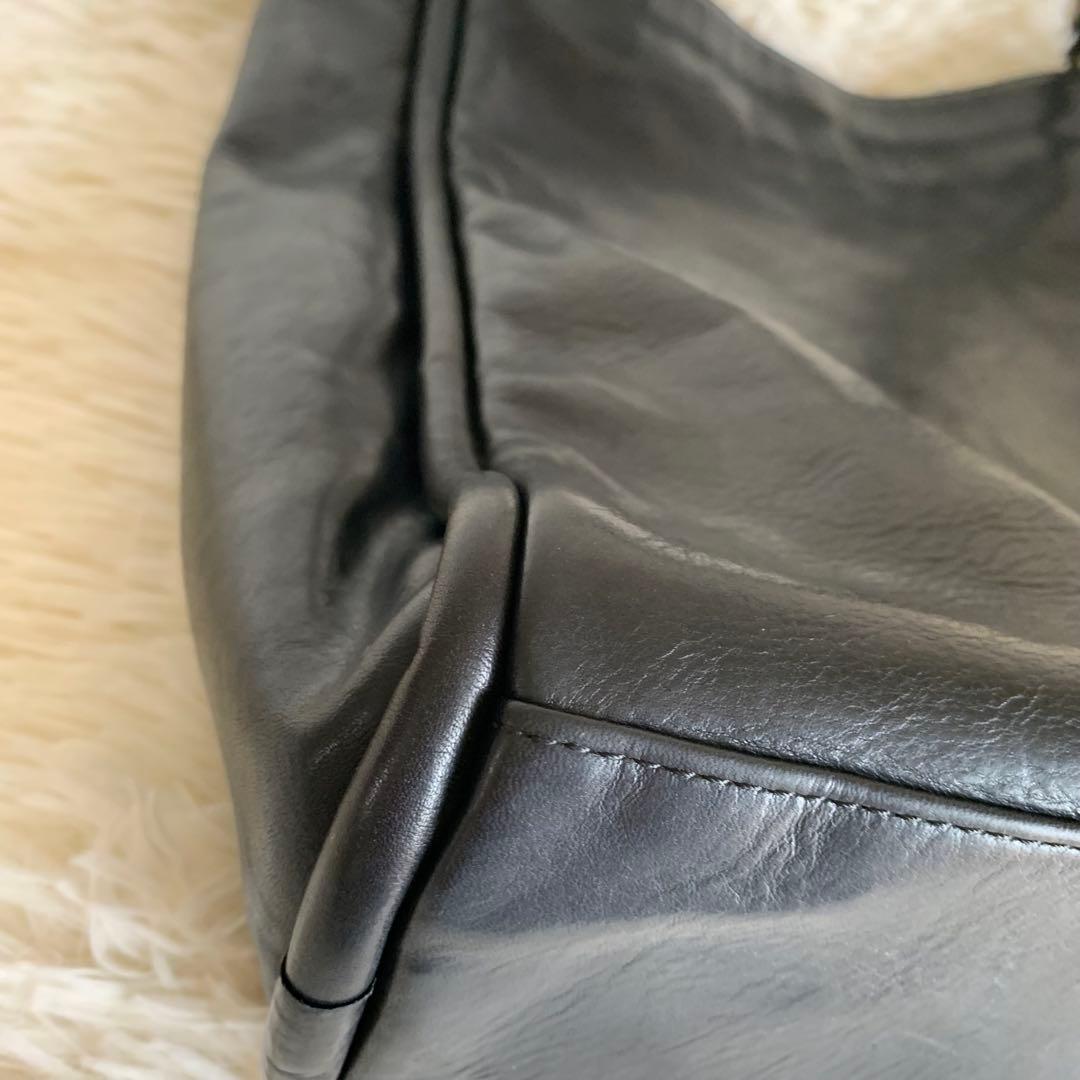 sot pistie DEWYレザー ワンショルダーバッグ　黒