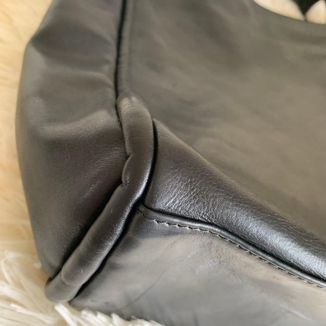 sot pistie DEWYレザー ワンショルダーバッグ　黒